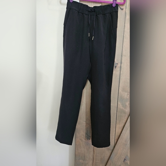 LULULEMON On the Fly Pant in black. Size 2 - Picture 8 of 16
